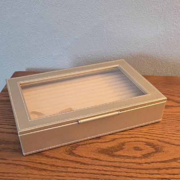 WOLF Medium Ring Box with Window and LusterLoc - Picture 4 of 6